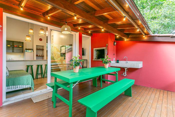 Casa charmosa na mata com vista da lagoa.