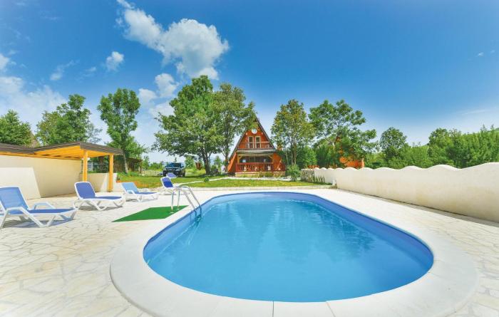 Stunning Home In Gospic