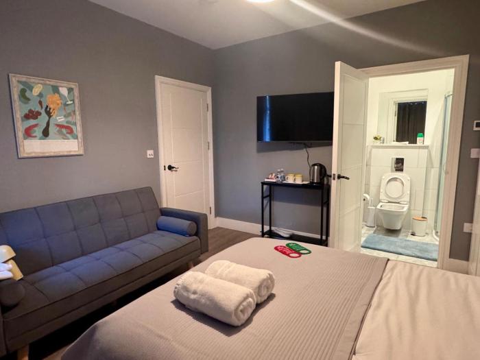 40th Avenue Guest House