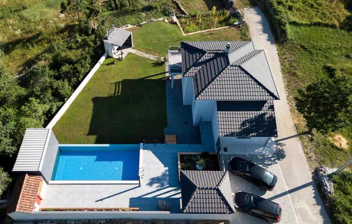 Beautiful Home In Lokvicici