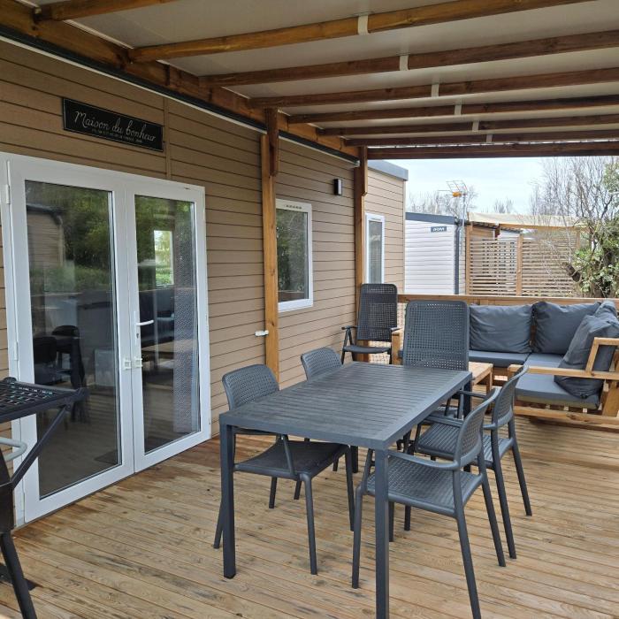 Mobil-home les pieds dans leau camping LES DUNES 5""