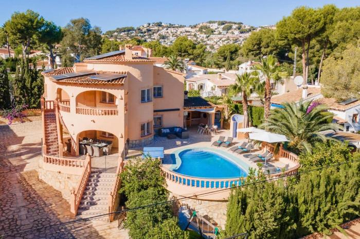 Villa Navacerrada by Villa Plus