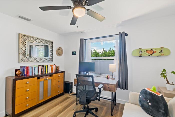 Near Ft Myers Beach Cozy fun 2BD