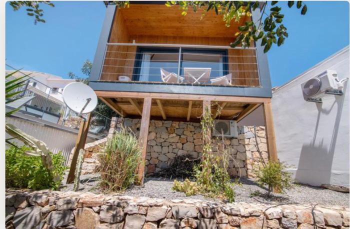 Tiny house