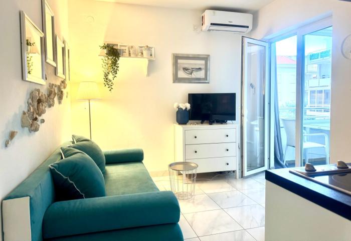 Blue Apartment On The Beach