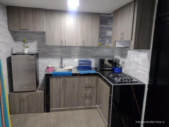 Apartamento vacacional con parqueadero y piscina