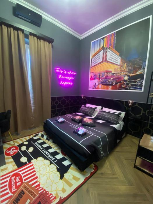 One of one Experiences - CINEMA ROOM