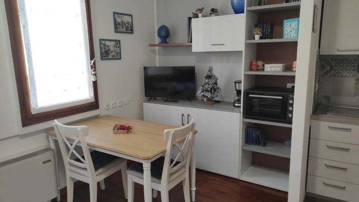 Nido in centro - no ztl - zona Università, piano 1 con ascensore, clima e wi-fi - Keki