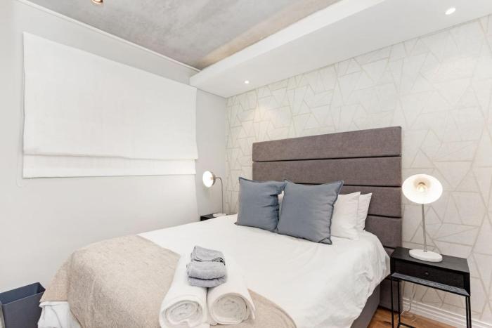 Luxury, modern apartment with rooftop pool