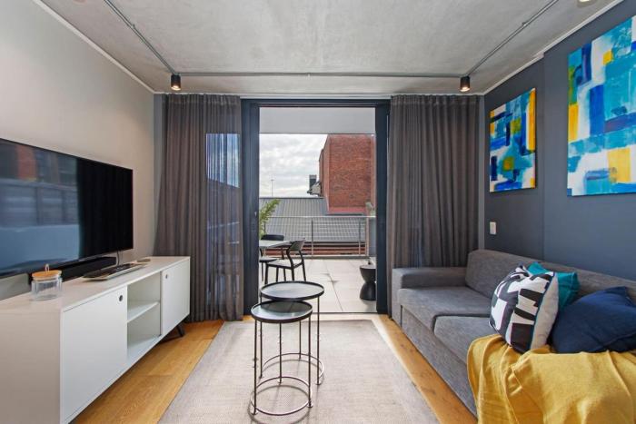 Apartment with Backup Power, Big Balcony and Rooftop Pool