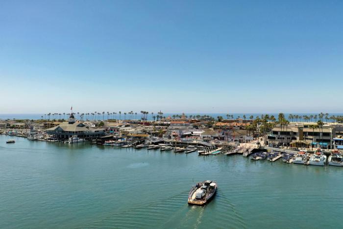 Balboa Island Cottage Air Conditioning Ferry Close