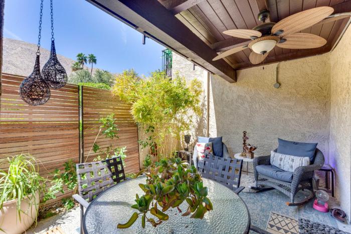 2 Mi to Dtwn Palm Springs Mtn-View Condo with Pool