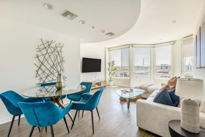 Waterfront 2BR Duplex Stunning Marina Views