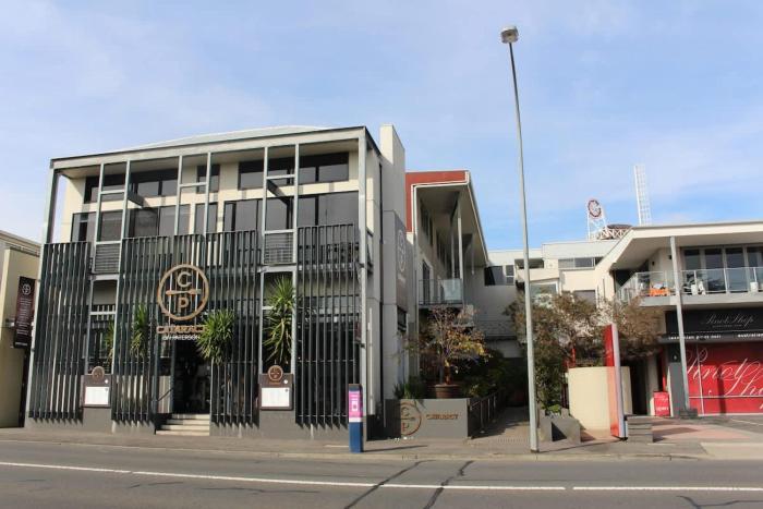 Cataract 7 - CBD 2 Br Free Parking