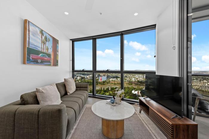 Queens Wharf - Luxe 2BR with Stunning Views & Pool