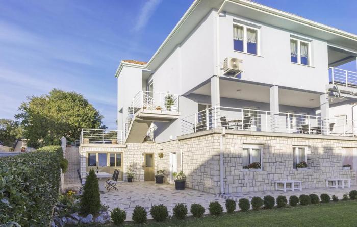 Amazing Apartment In Novi Vinodolski