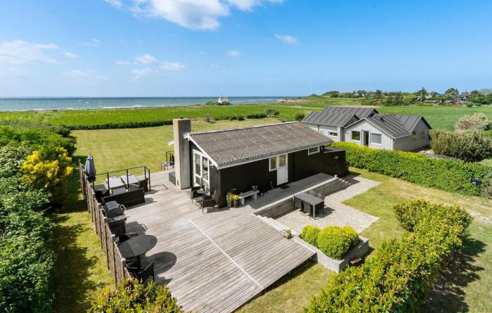 2 Bedroom Amazing Home In Martofte