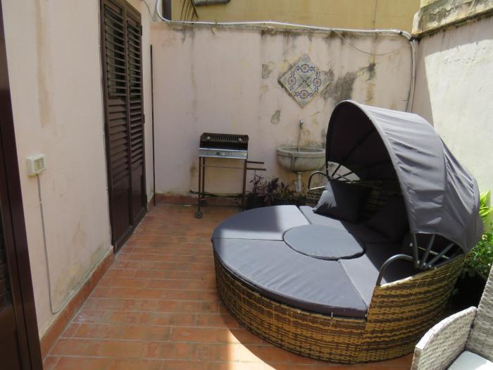 Loft with terrace in the city centre