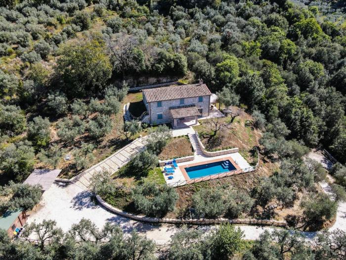 by Casamerina, Cunicchi house with private pool and AC 1km from village