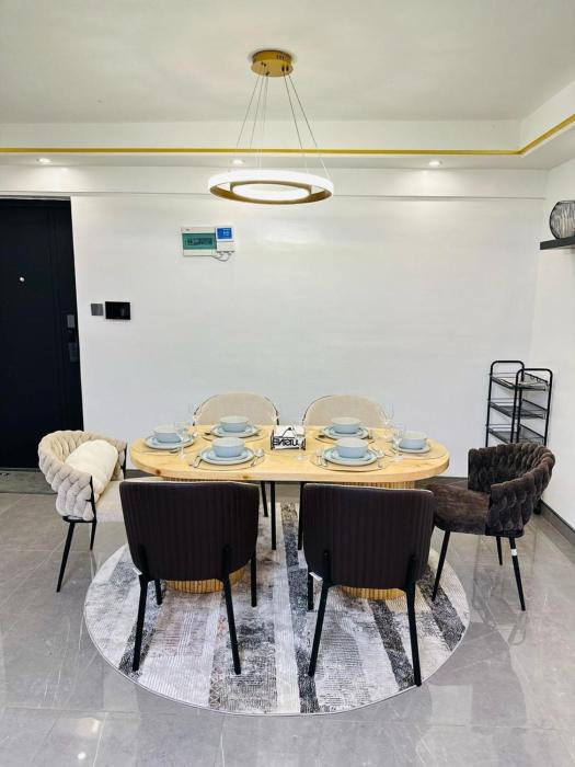 executive three bedroom apartment with servant quarter, gym ,children play area ,rooftop football pitch, coffee house, restaurants, garden and amazing scenic views in kileleshwa