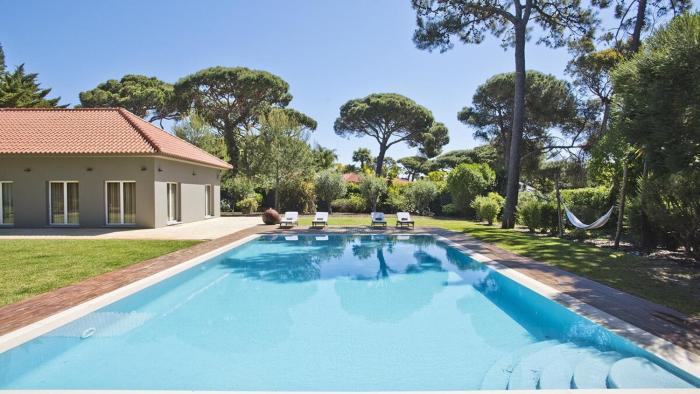 The Olive Villa Cascais Vive el lujo sereno entre pinares junto al Atlántico 5 minutos de la playa andando