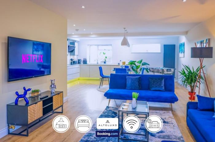 Deja Blue Luxury 3BR by AltoLuxo Short Lets & Serviced Accommodation With Free WiFi & Parking