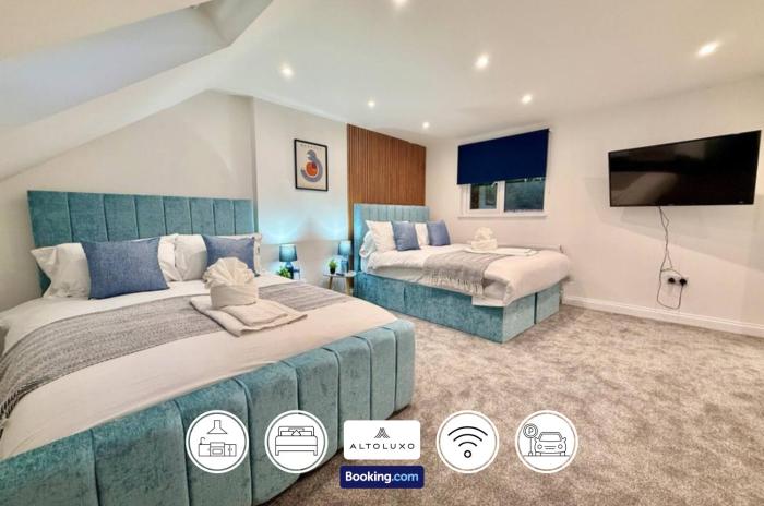 Code Four 4BR House By AltoLuxoExperience Short Lets & Serviced Accommodation With Free Wifi & Parking