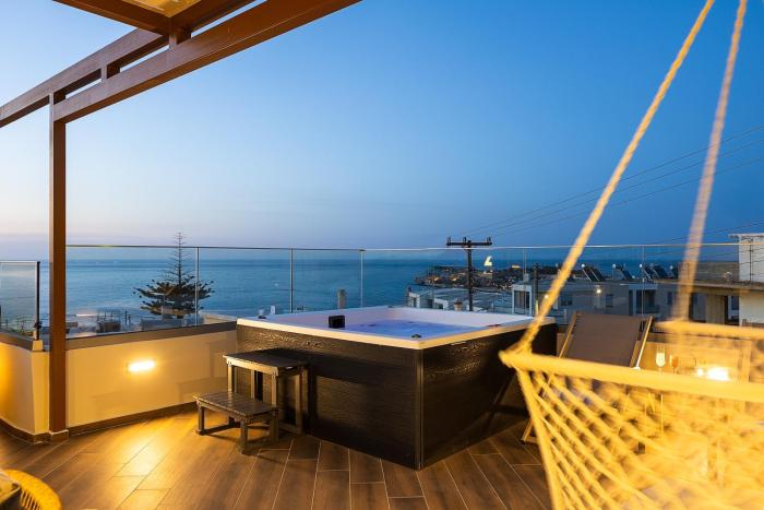 Private Rooftop Jacuzzi Sea View Walk to Beach