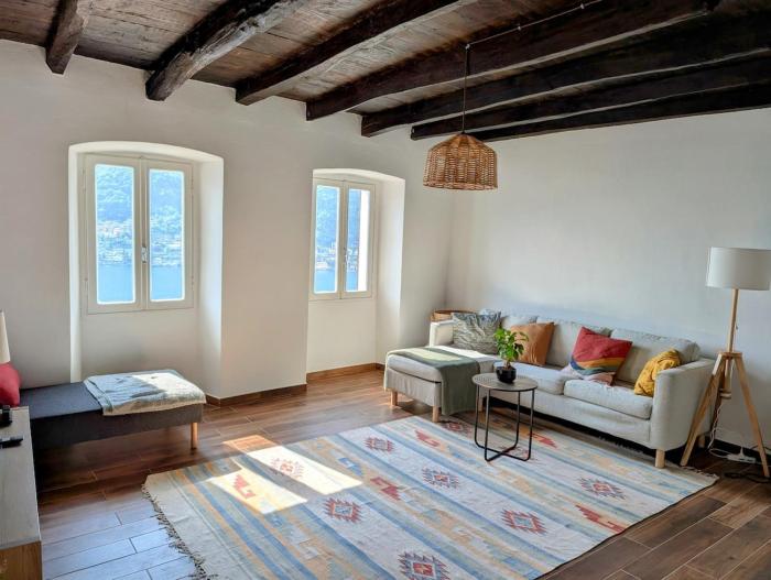 The Sunflower of Lake Como