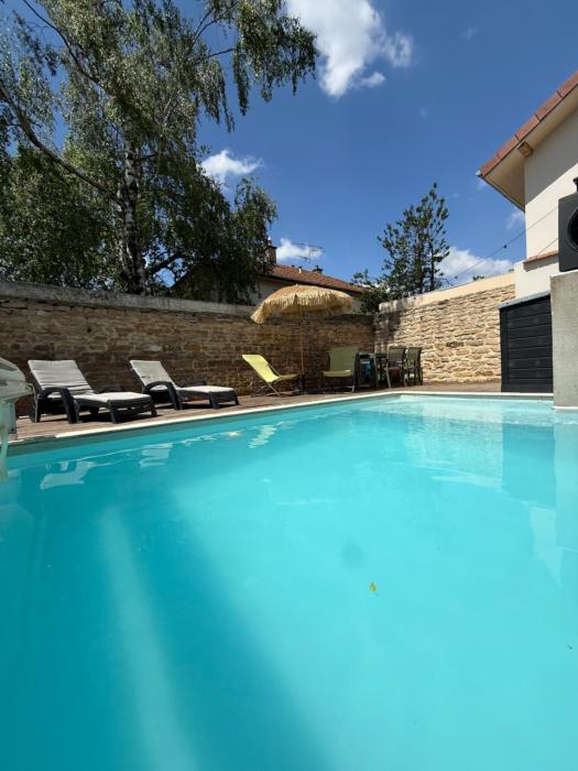 Maison avec piscine et cave voûtée