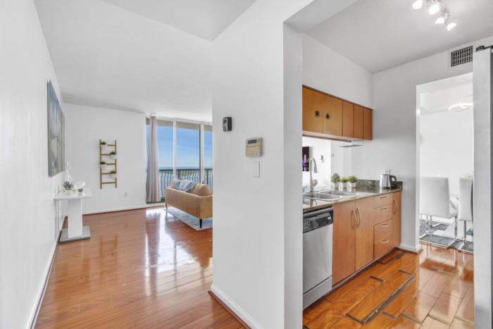City-View Retreat in Brickell 2BR and Free Parking