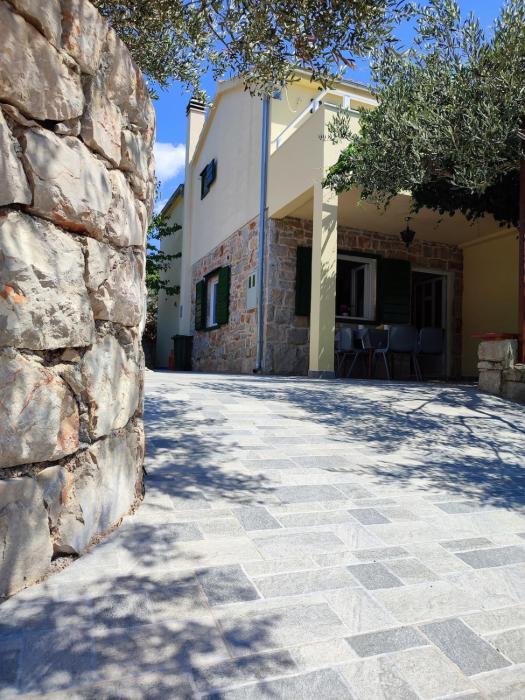 Peacefull getaway island Hvar!