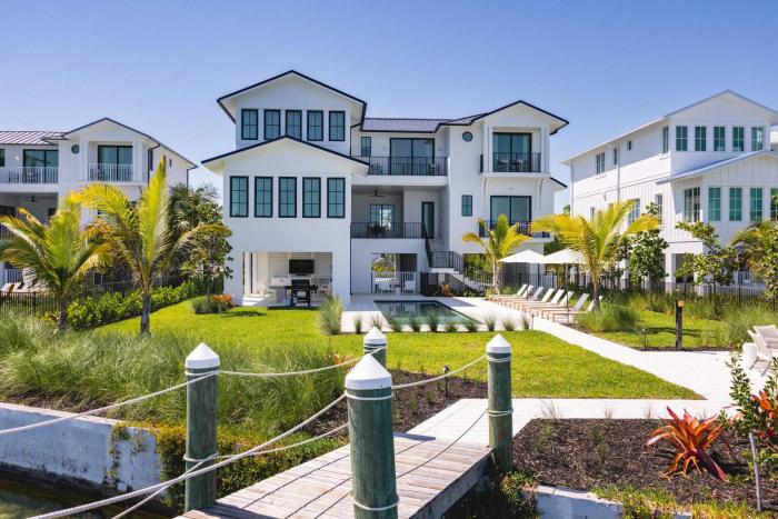 Waterfront Luxury Home - Tidelands House