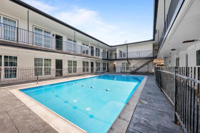 Charming Getaway in Houston Heights