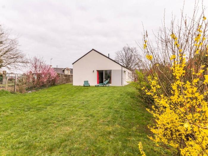 Maison contemporaine à Nozay avec jardin clos, proche Nantes : 3 chambres, Wi-Fi, garage vélosmotos - FR-1-306-1178