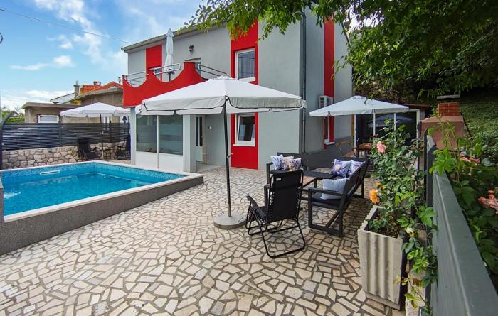Stunning Home In Krizisce