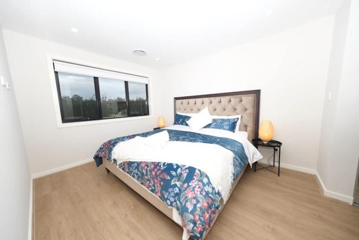Modern 4 Bedroom House in Box Hill