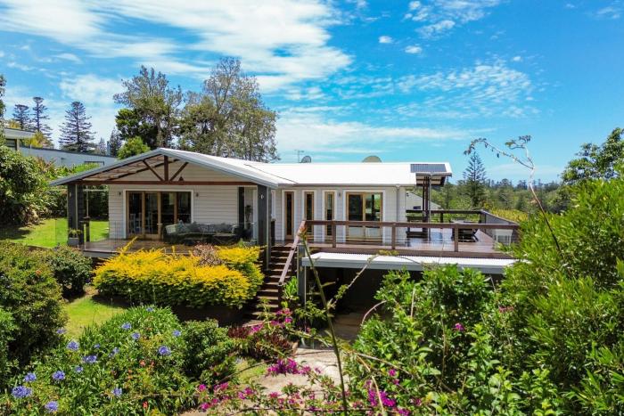 Whalers Watch Luxury Home