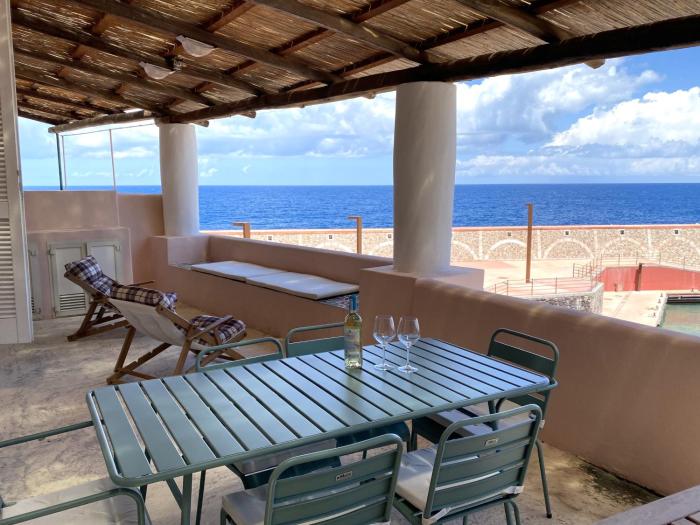 Casa Cappero - sul porto di Malfa