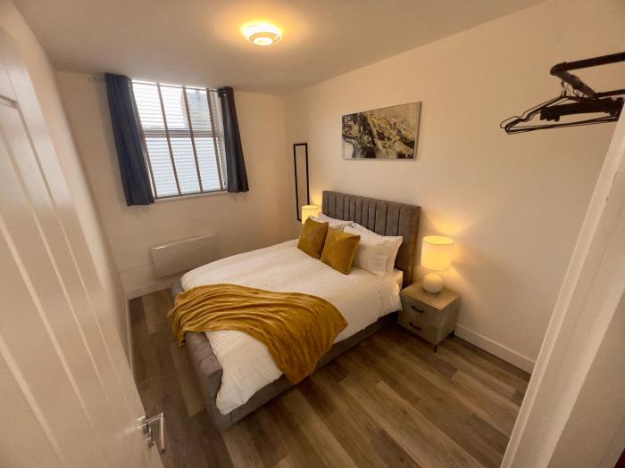 2 Bed Preston City Centre - Sleeps 4 with 1 Free Parking Space