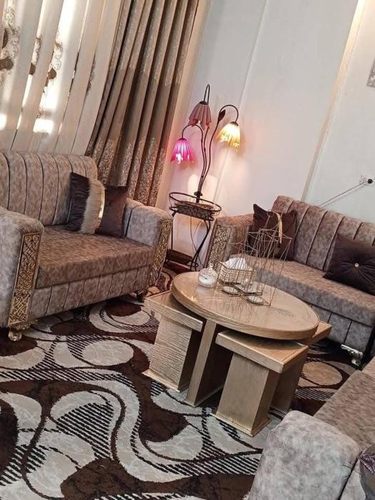 شقة مميزة للايجار المفروش بالشيخ زايد