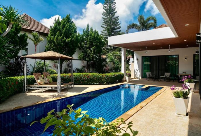 V187 Walkable to Beach Very modern Jacuzzi pool