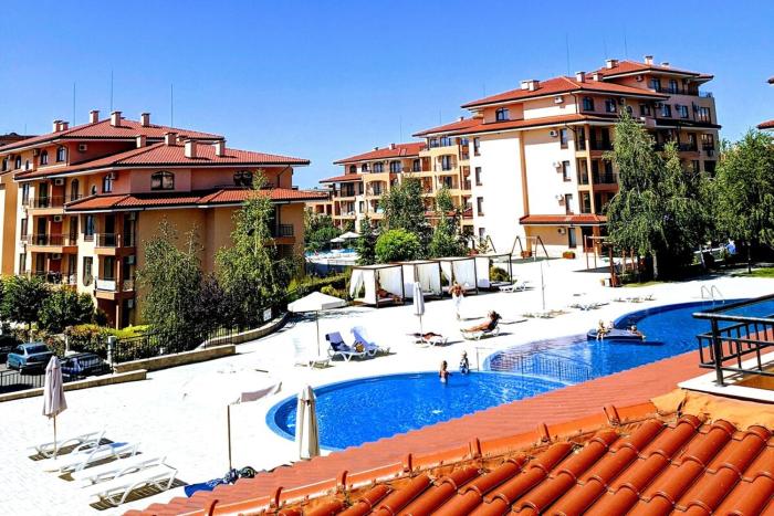Family Apartment Near Beach, Pools & Star dreams Complex