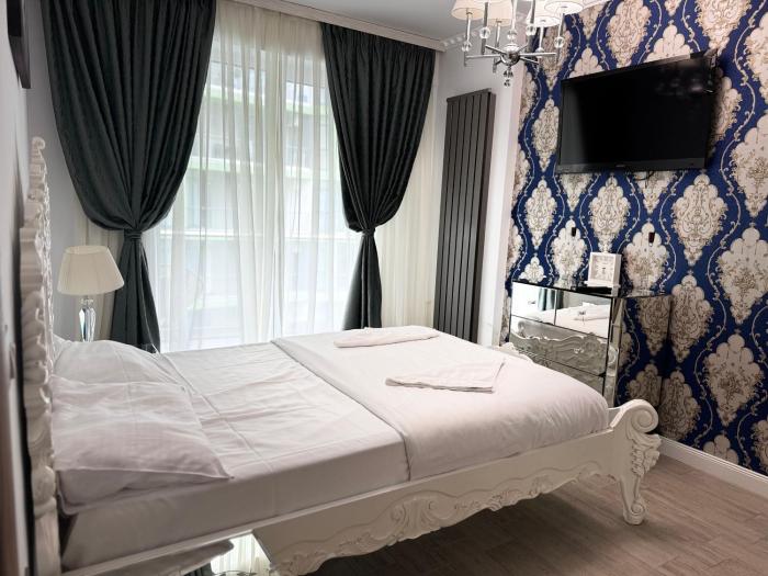 Liam luxury- Alezzi Beach resort