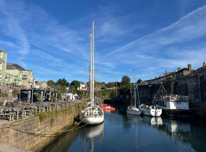 Stunning seaside cottage Charlestown harbour