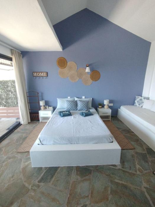 Thalassopetra Private Room