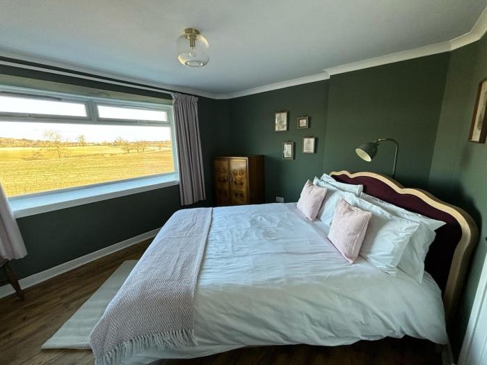 Charming and Peaceful Garden Cottage