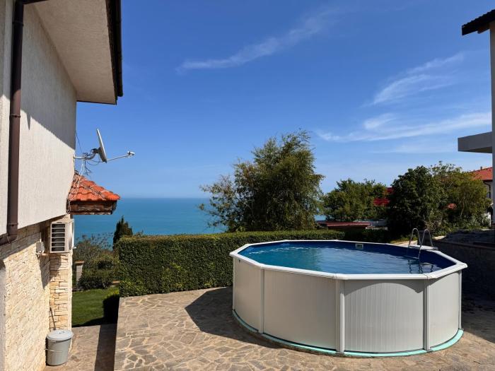 Villa Azur- Sea View Luxury with Pool near Balchik