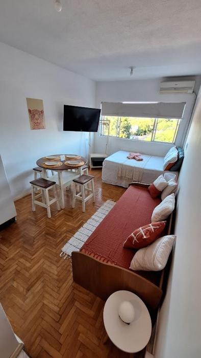 Studio confortável e bem localizado