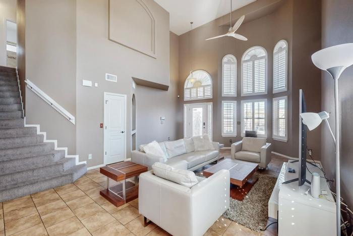 3061 Chippewa Summit